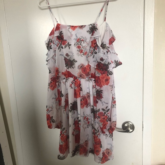 Flowy, Floral Summer Dress - Picture 5 of 8